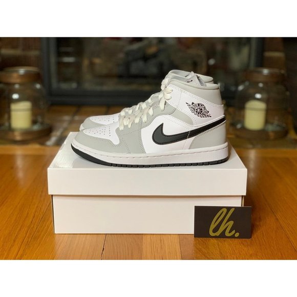 Size 6.5 w Air Jordan 1 Mid "Smoke Grey" - Picture 1 of 5